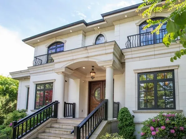 4416 W 11th Ave, Vancouver, BC V6R 2M3