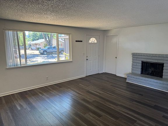 3rd image of 4930 Bluebelle Way