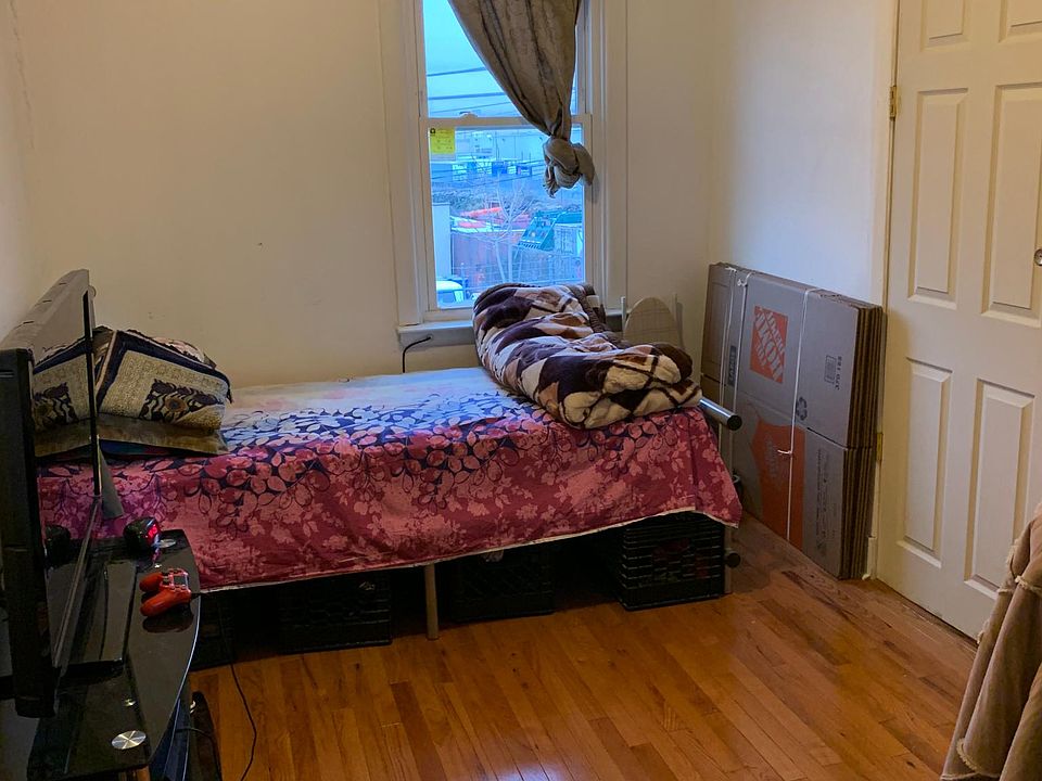 2nd image of 1837 119th St APT 2R
