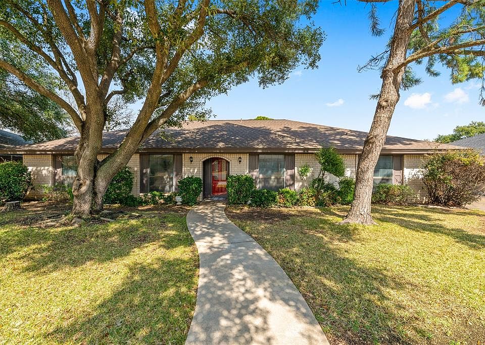 1st image of 4612 Brandingshire Pl