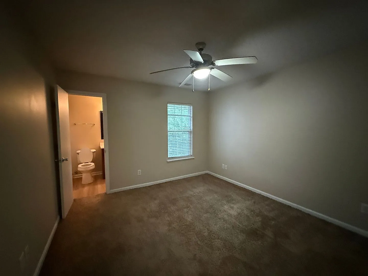 2 bedroom, 2 bath duplex — Photo 4