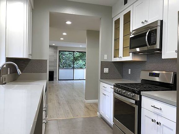 2nd image of 1525 Selby Ave APT 104