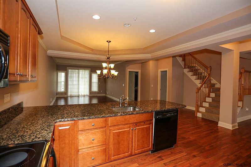 3rd image of 902 VLY POINTE Drive