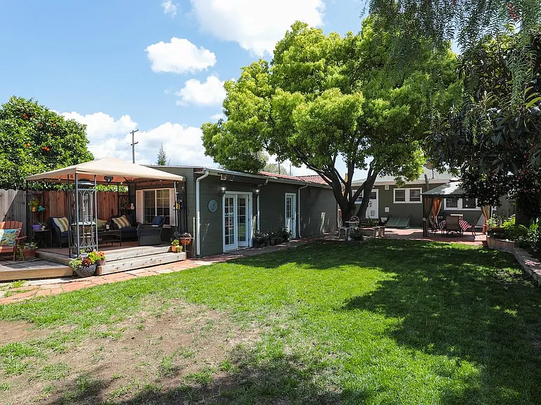 685 E Taylor St — Photo 12