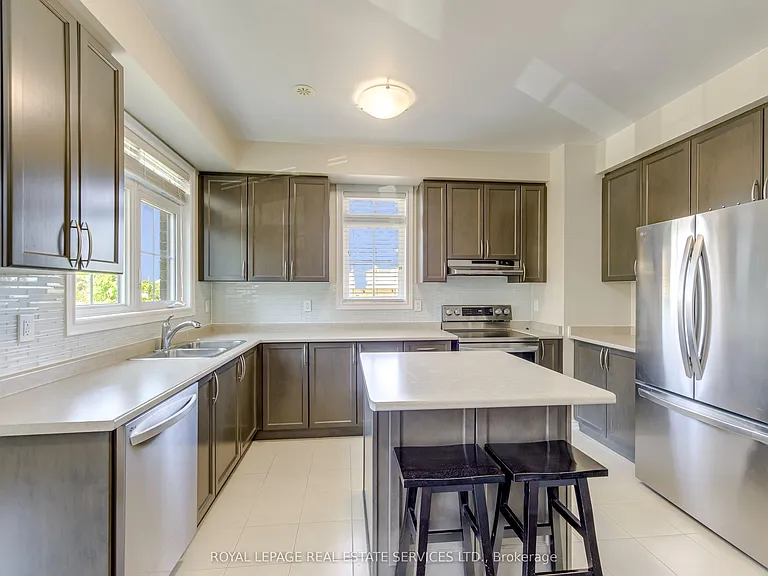2435 Greenwich Dr #35 — Photo 16