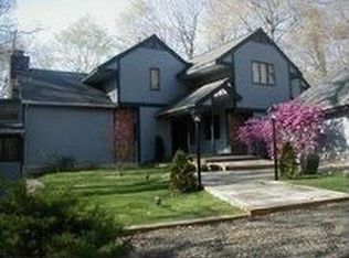 35 Hollow Tree Pl, Wilton, CT 06897