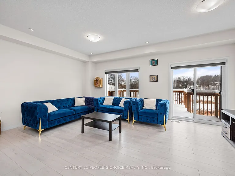9 Queensbrook Cres — Photo 10