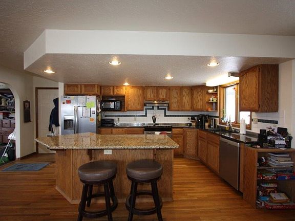 3rd image of 7520 Parkwood Dr