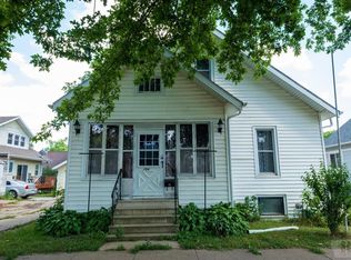 104 S 7th St, Marshalltown, IA 50158