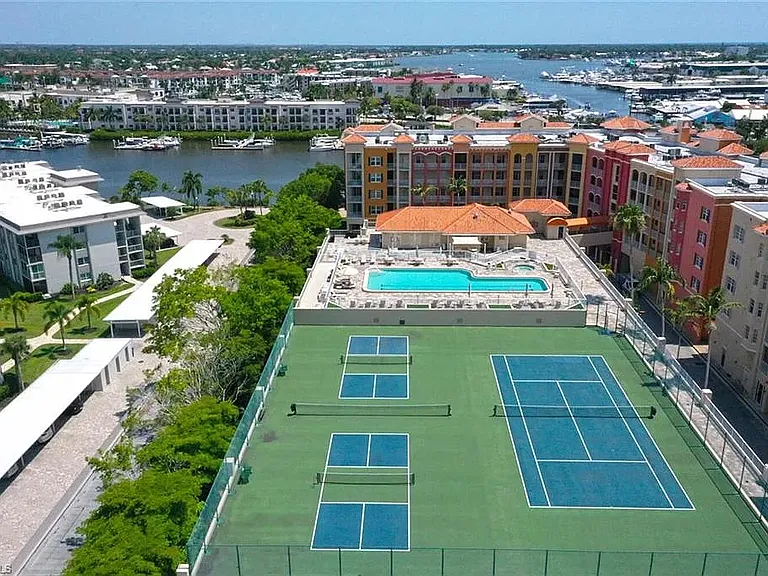 PIckleball, tennis and Olympic pool by Clubhouse