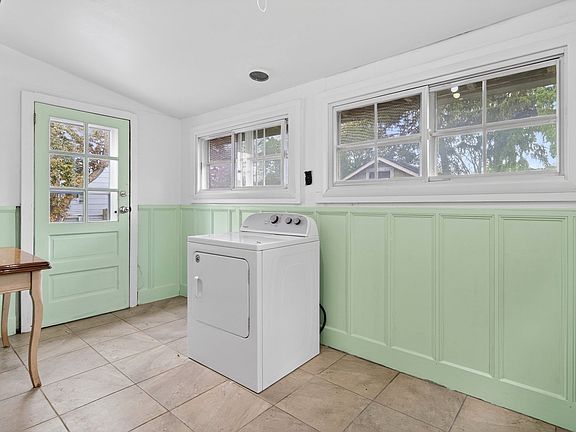 4th image of 723 W Court St