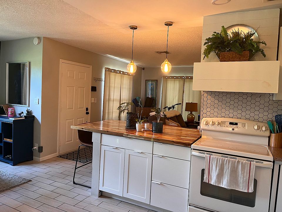 1st image of 511 SE 28th Ave #26A