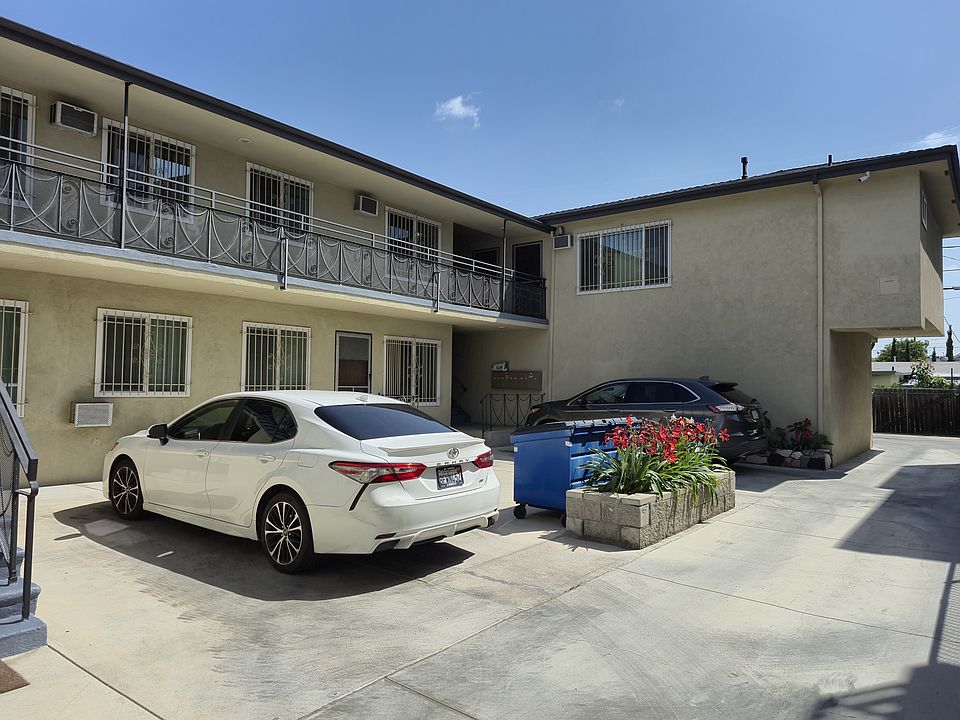 1st image of 526 N Saint Andrews Pl APT 1