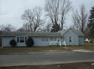 416 N Main St, Gilman, IL 60938