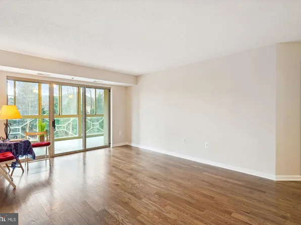 14809 Pennfield Cir APT 303, Silver Spring, MD 20906