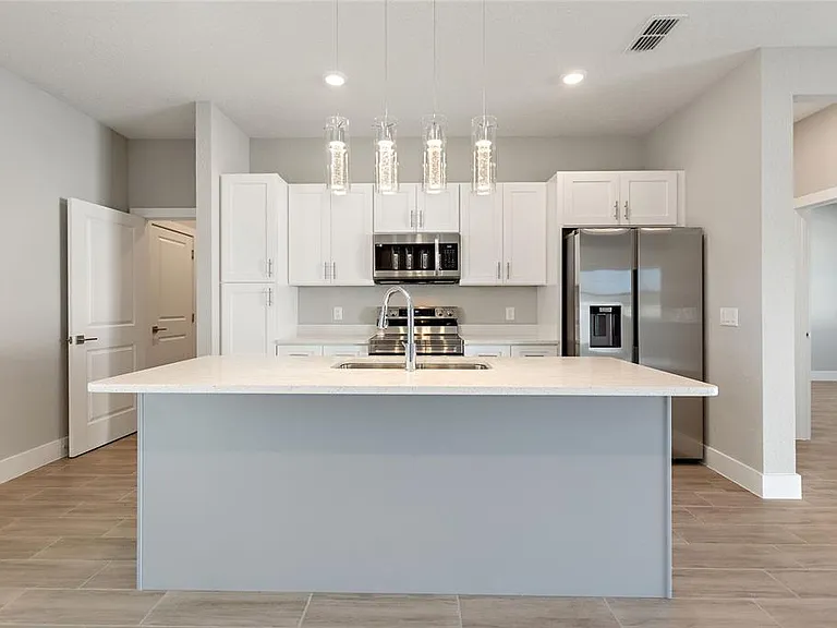 802 James Dr — Photo 10