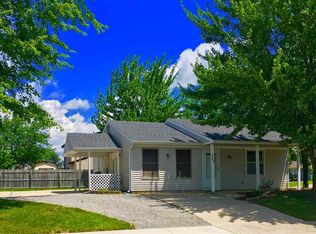 1009 Larch Ln, Fort Wayne, IN