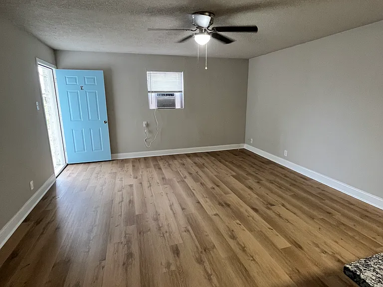 3002 Hodges St #I — Photo 5