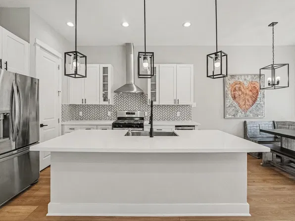 825A Woodcrest Dr, Houston, TX 77018