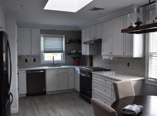 77 Frost Pond Rd APT 2, Glen Cove, NY 11542