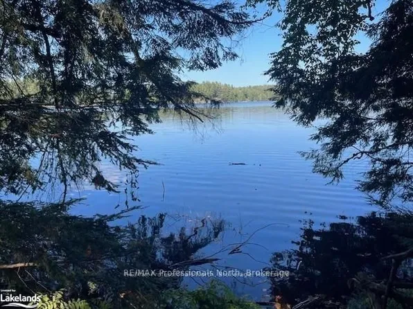 4 Stone Gate Ln, Bracebridge, ON P1L 1X1