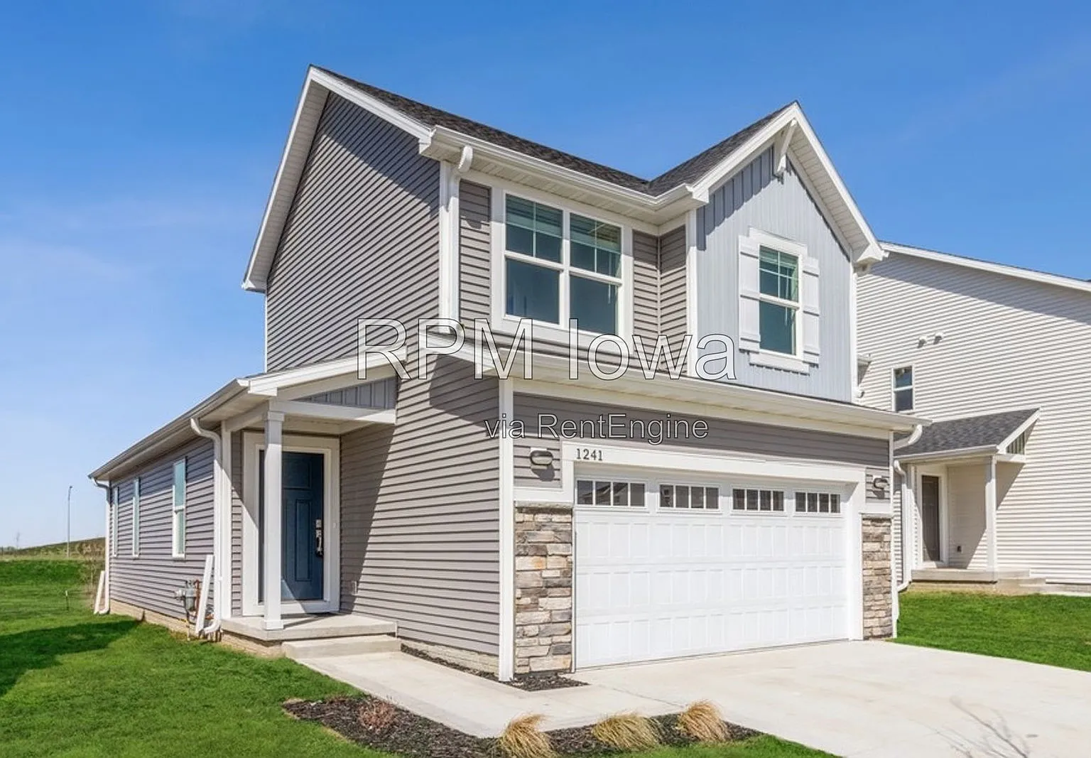 4 bed, 3.0 bath, 2138 sqft, $2,495 — Photo 1