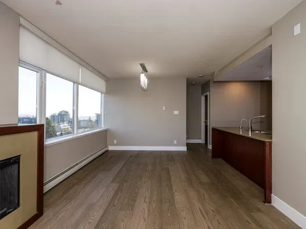 1320 Chesterfield Ave #1207, North Vancouver, BC V7M 0A6