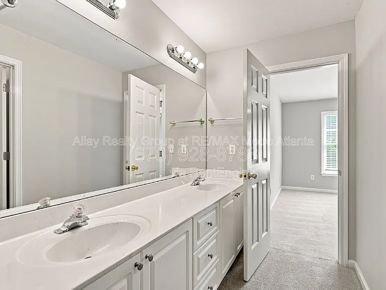6725 Ridgefield Dr — Photo 27