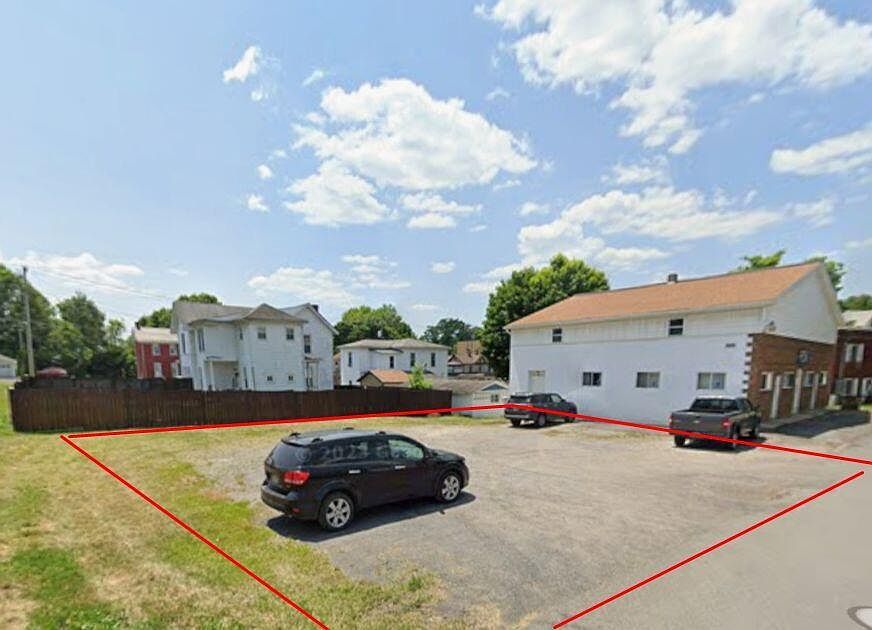 1st image of 113.5 W Court St