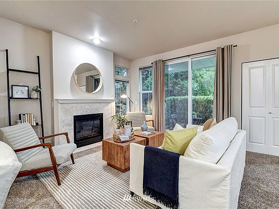 3rd image of 23760 SE 52nd Ln #141