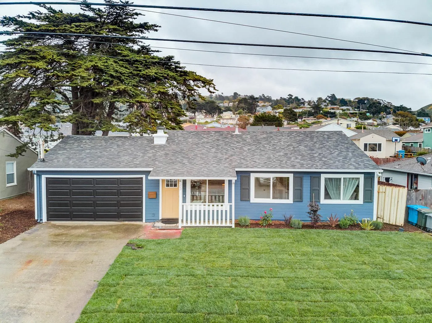 423 Johnson Ave photo 1