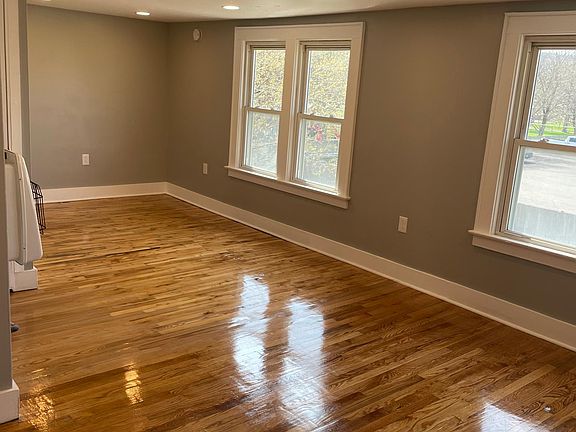 2nd image of 136 E Seneca Tpke Unit B