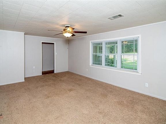3rd image of 3025 Parkway St