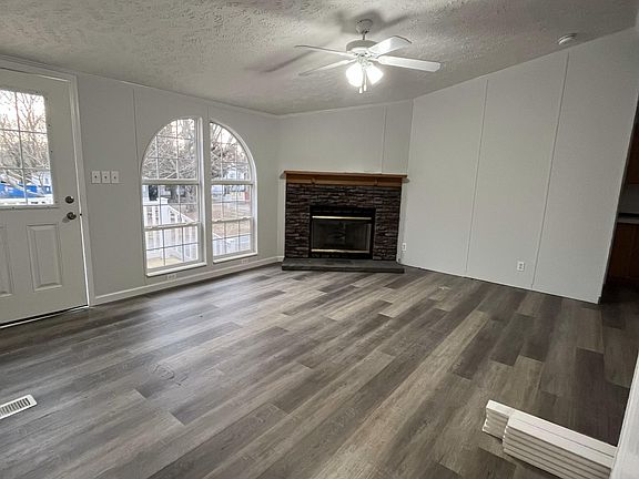 4th image of 310 Hammond St