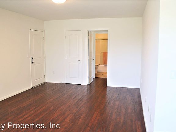 4th image of 6501 Fulton Ave