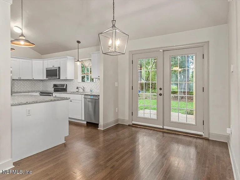 1273 Lechlade Cir — Photo 16