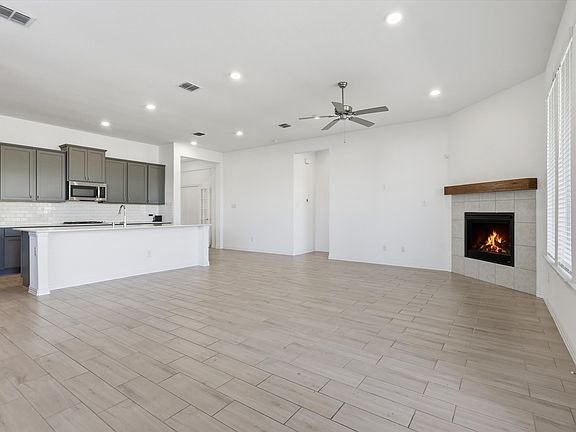 4th image of 1018 Sassafras Dr