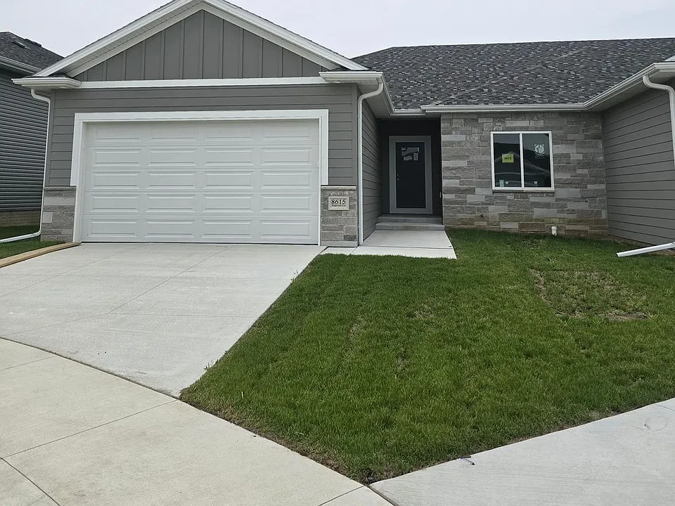 8615 Highview Cir