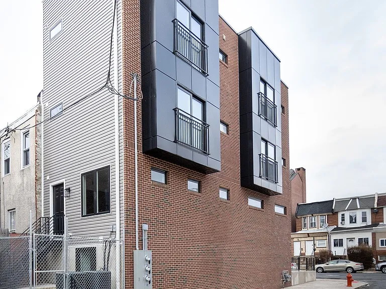 5734 WALNUT — Photo 1