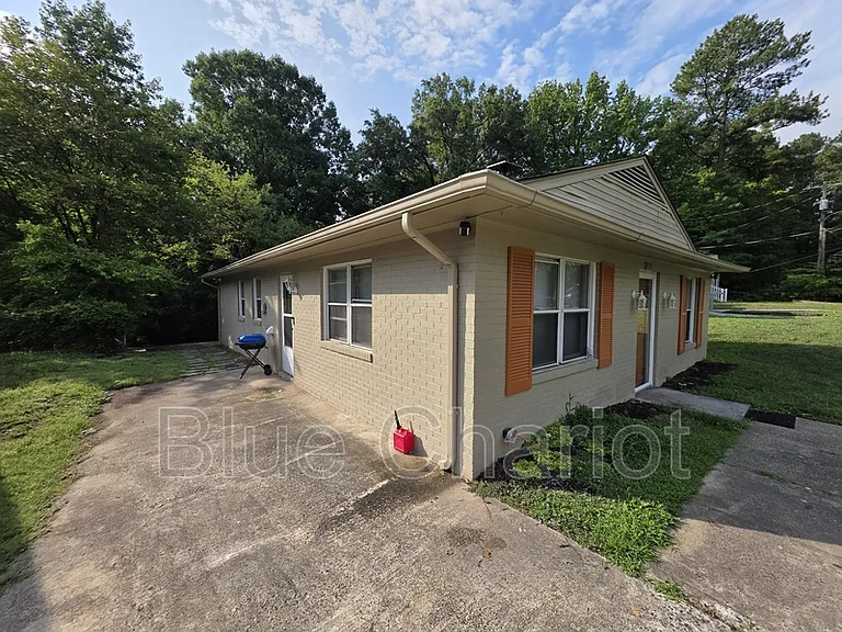 2313 Fitzgerald Ave — Photo 3