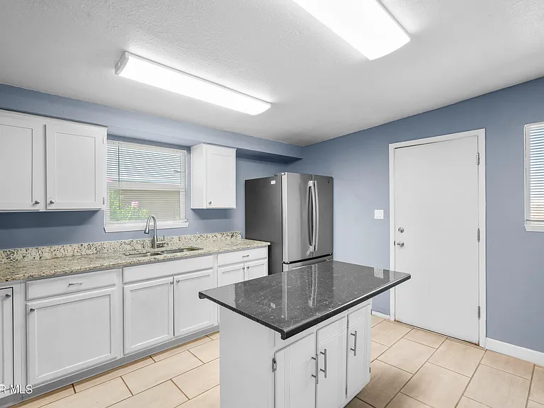 3977 Las Casitas Dr #B — Photo 22