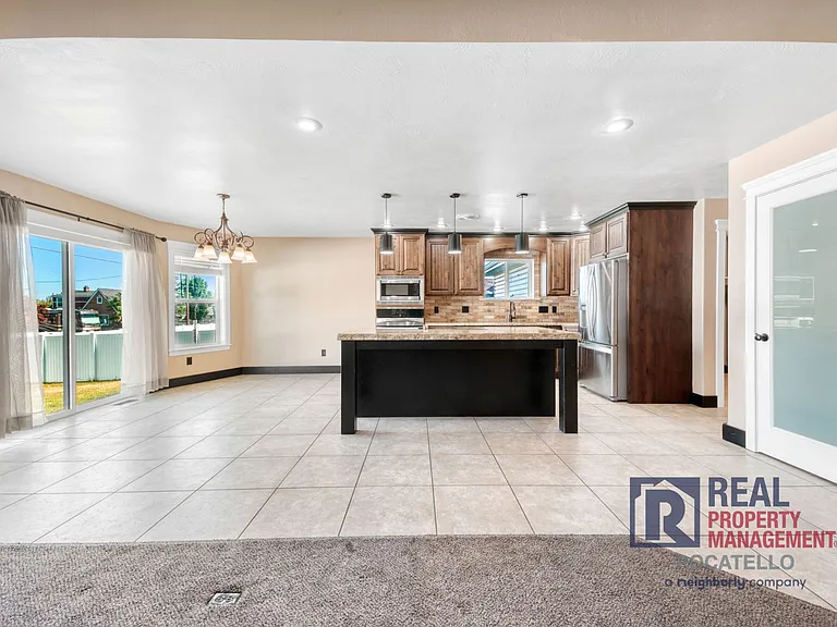 5215 Kymball Dr — Photo 10