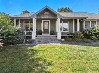 17975 Donahoo Rd, Tonganoxie, KS 66086