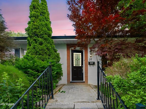 2nd image of 37 Adanac Dr