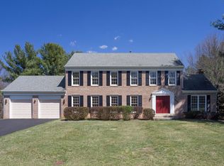 8445 Holly Leaf Dr, Mc Lean, VA 22102