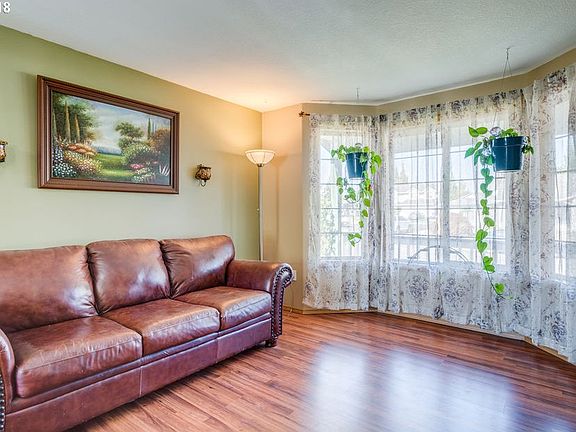 4th image of 15501 NE 82nd Cir