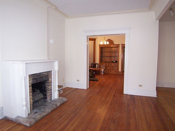 3rd image of 827 W Newport Ave #1