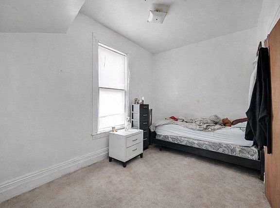 4th image of 6237 S May St