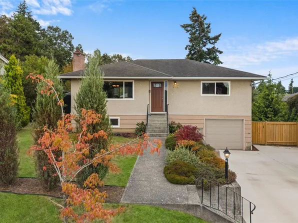 749 Lily Ave, Saanich, BC V8X 3R7