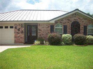 663 Silverwood Dr, Port Neches, TX 77651